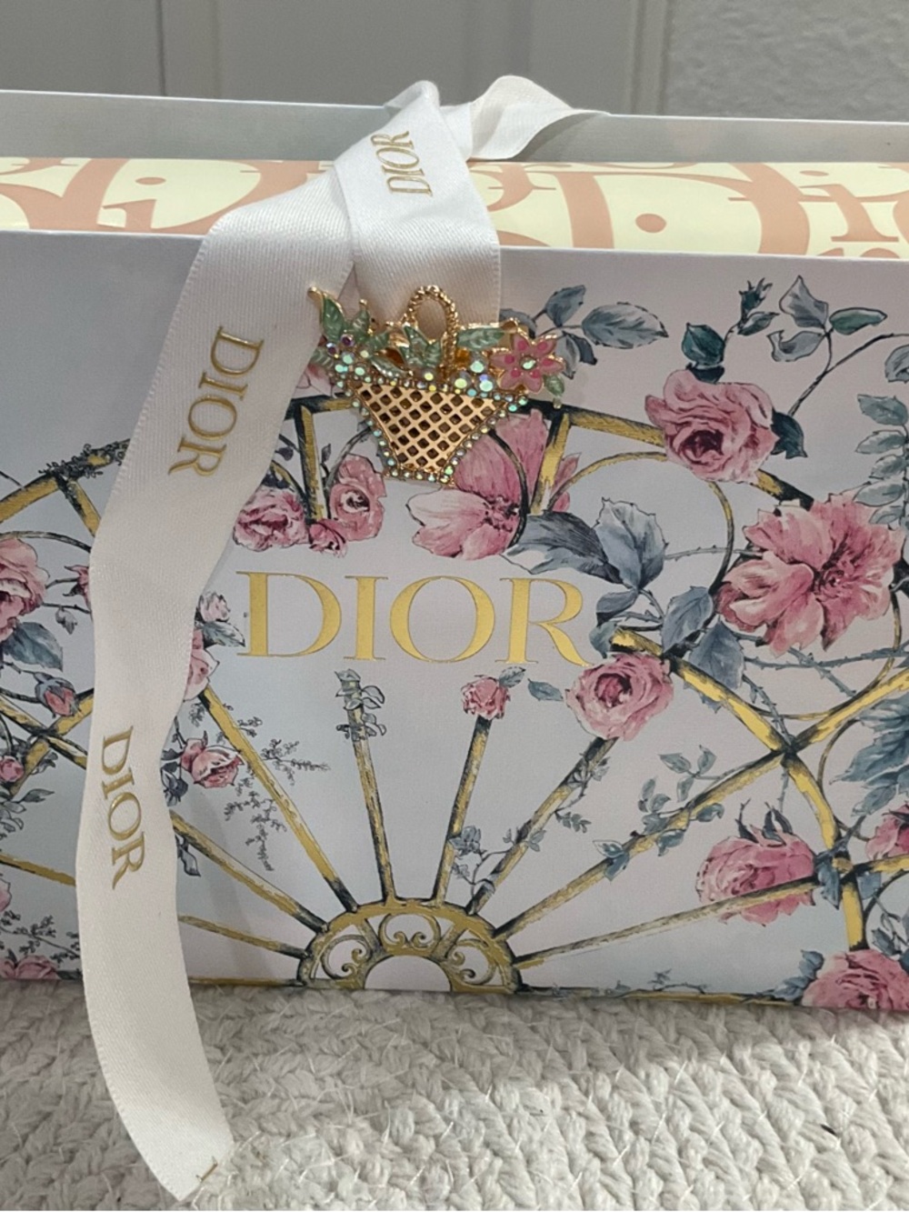 Dior Beauty Mirror, j’adore EDP, Makeup Pouch, Bracelet & more | Gift READY❣️❣️ - Picture 15 of 15